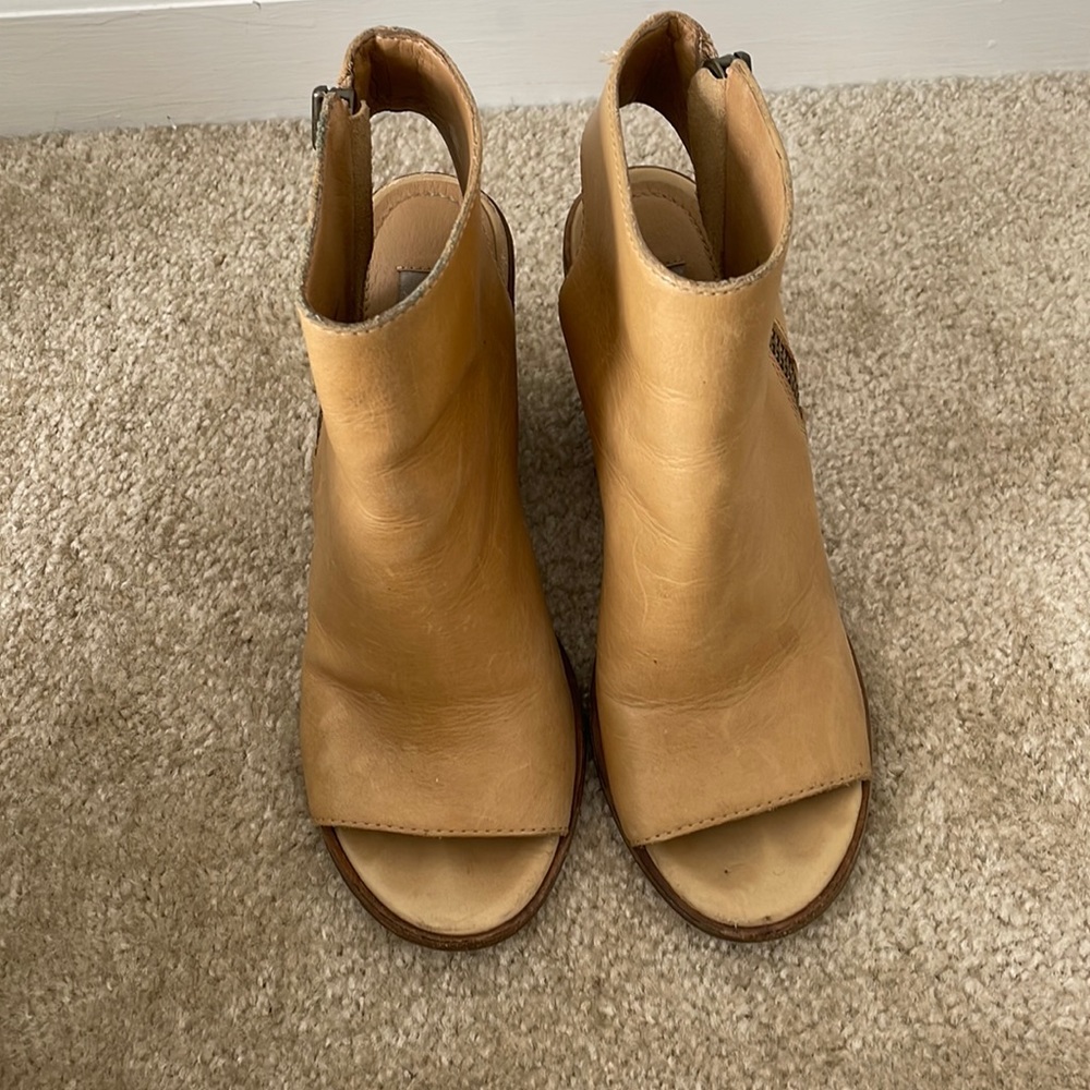 Steven madden heel sandals
